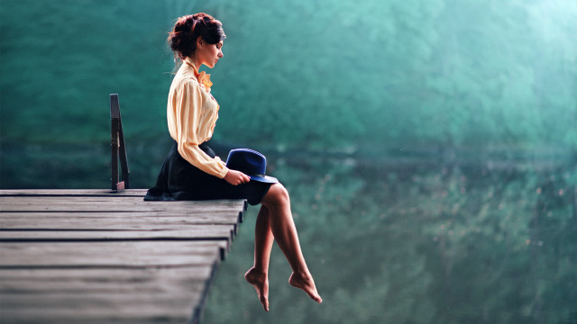 Woman dock water hat photorealistic free wallpaper for desktop - medium preview image