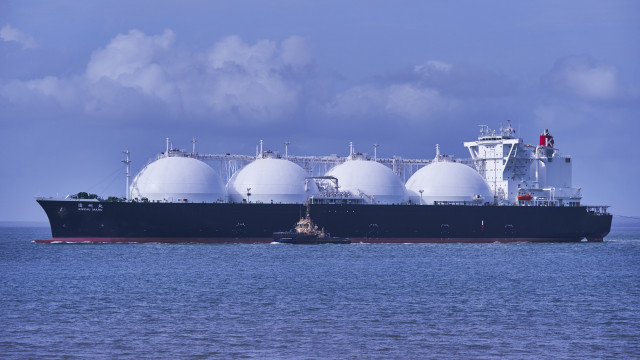 Large ship ocean clouds tugboat free wallpaper for desktop - medium preview image