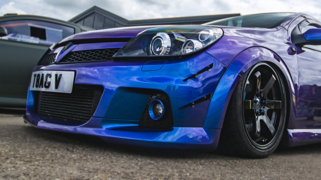 Blue car parking lot building #4 free wallpaper for desktop - medium preview image