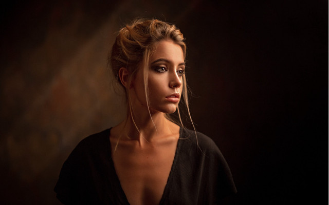 Woman black shirt earrings gold free wallpaper for desktop - medium preview image