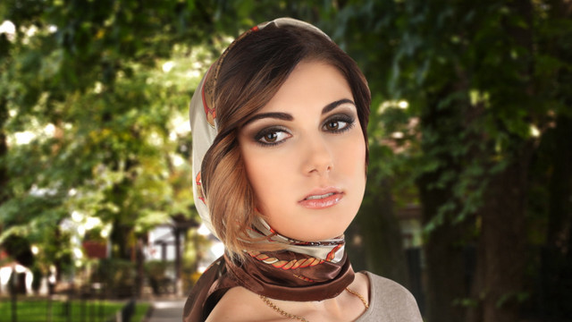 Woman scarf park christmas bokeh free wallpaper for desktop - medium preview image
