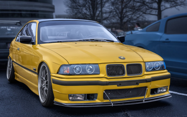 Yellow car parking lot 3d free wallpaper for desktop - medium preview image