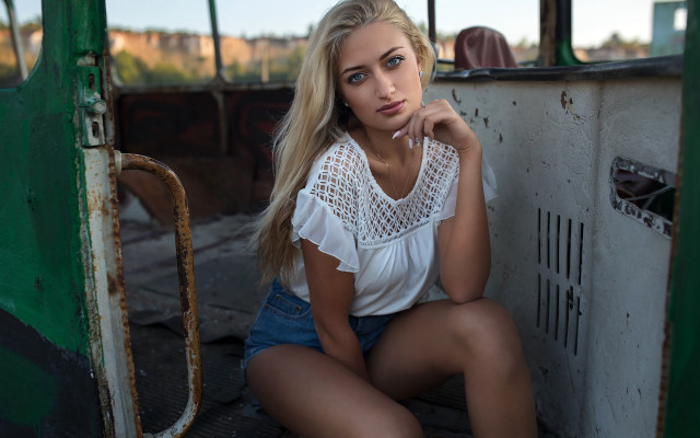 Blonde woman green truck portrait free wallpaper for desktop - medium preview image