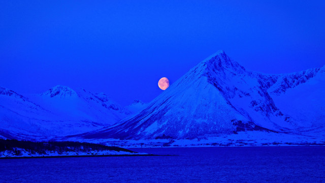 Full moon mountain range night #3 free wallpaper for desktop - medium preview image