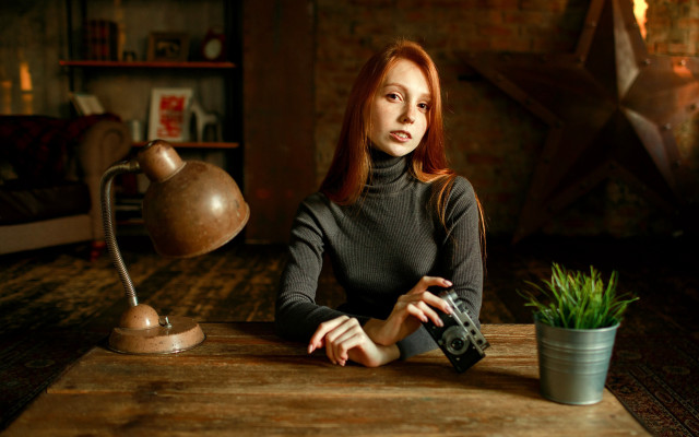 Woman camera pottedplant portrait blurry free wallpaper for desktop - medium preview image