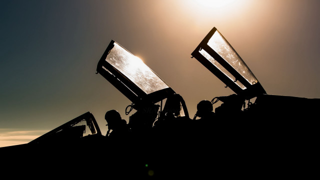 Group people vehicle silhouette backlighting free wallpaper for desktop - medium preview image