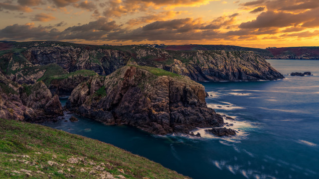 Mountain lake cityscape cloudy sunset free wallpaper for desktop - medium preview image