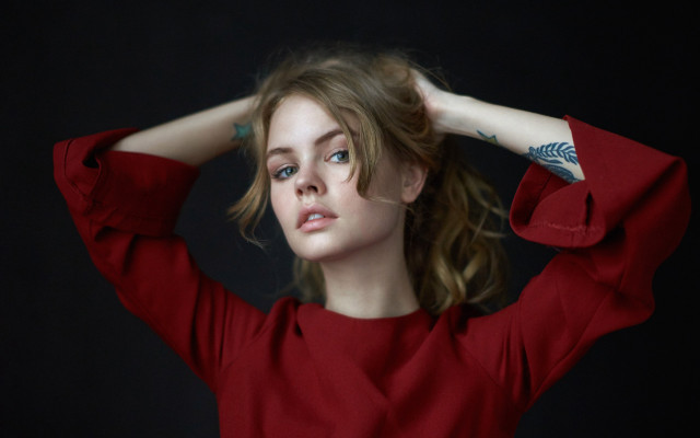 Woman tattoo red shirt wind free wallpaper for desktop - medium preview image