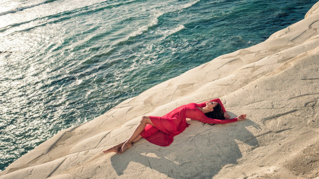 Woman beach red dress arabesque free wallpaper for desktop - medium preview image