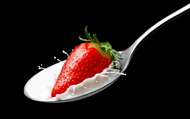 Strawberry spoon milk splash green free wallpaper for desktop - medium preview image