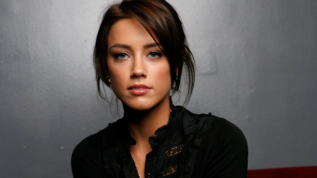 Alice mason black shirt folded free wallpaper for desktop - medium preview image