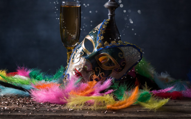 Carnival mask champagne feathers beads free wallpaper for desktop - medium preview image