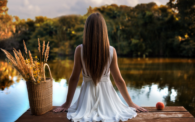 Woman dock apple basket autumn free wallpaper for desktop - medium preview image