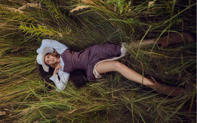 Woman grass hat smiling bamboo free wallpaper for desktop - medium preview image