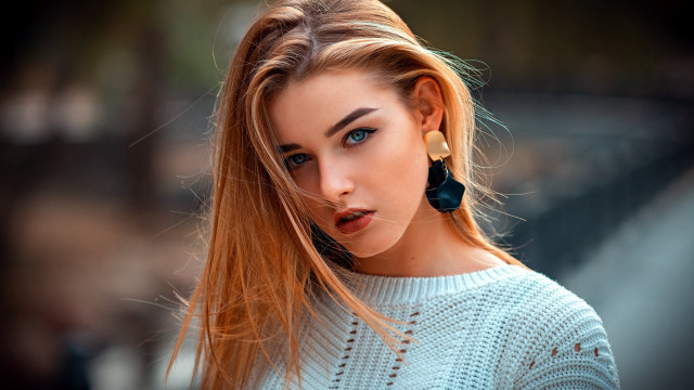 Blonde blueeyes serious portrait rain free wallpaper for desktop - medium preview image