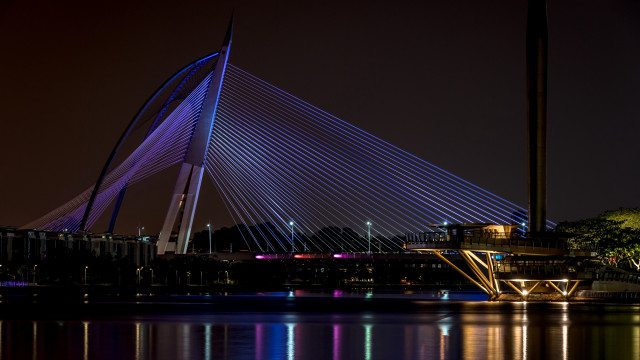 Bridge water building night city free wallpaper for desktop - medium preview image