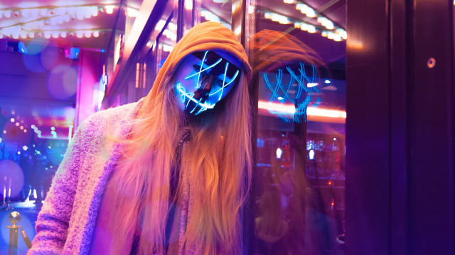 Woman neon mask cyberpunk futurism free wallpaper for desktop - medium preview image