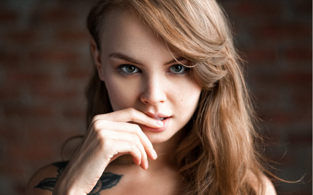 Woman tattoo blonde posing Eszter free wallpaper for desktop - medium preview image