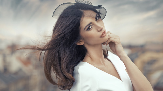 Woman veil pose city painting free wallpaper for desktop - medium preview image