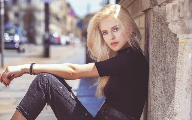 Woman building street clock barbizon free wallpaper for desktop - medium preview image