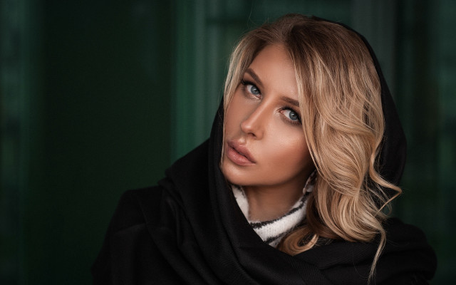 Woman blackhoodie blueseyes serious portrait free wallpaper for desktop - medium preview image