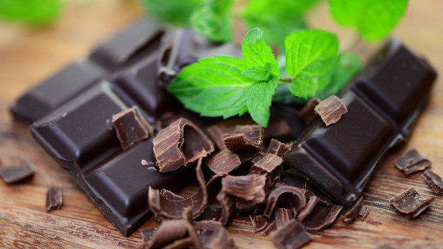 Chocolate mint 3d food photography free wallpaper for desktop - medium preview image