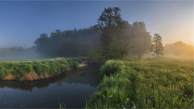 Hudson river foggy landscape aurora free wallpaper for desktop - medium preview image