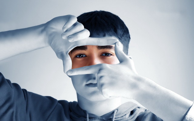 Man holding eyes bandage gloves free wallpaper for desktop - medium preview image