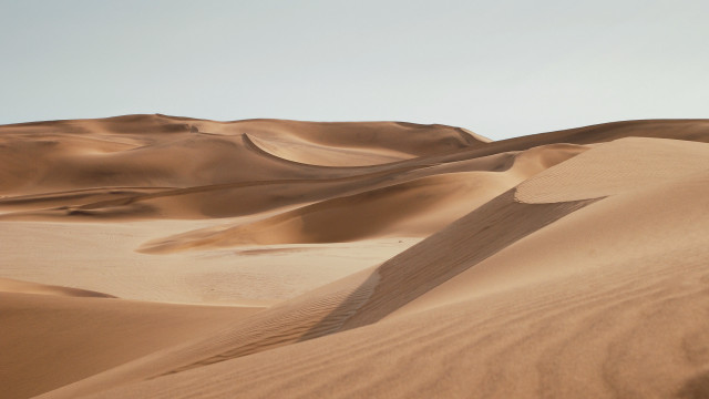 Sand dunes sky clouds desert free wallpaper for desktop - medium preview image