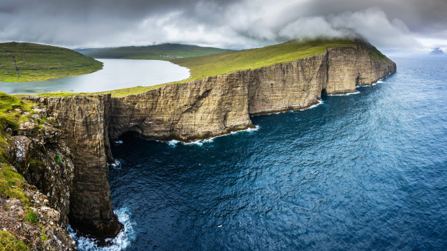 Cliff water mountains forest ocean free wallpaper for desktop - medium preview image