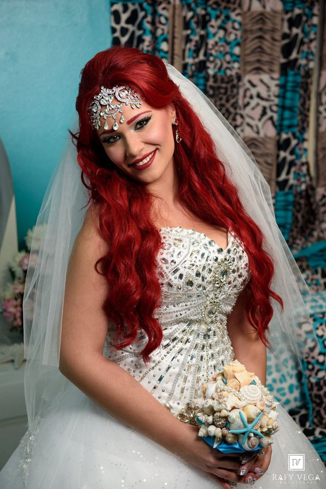 Wedding dress flower bouquet smile free wallpaper for mobile - medium preview image