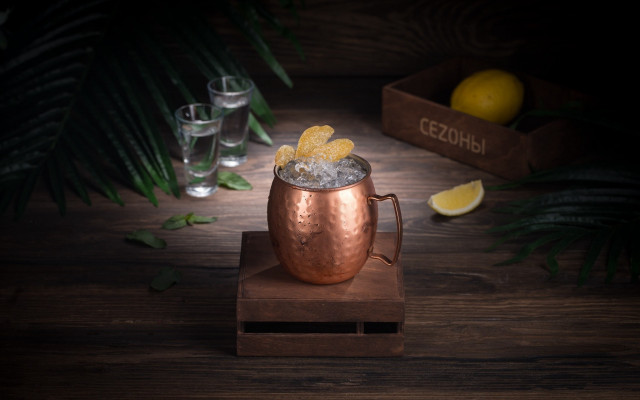 Copper mug lemon wedge wooden free wallpaper for desktop - medium preview image