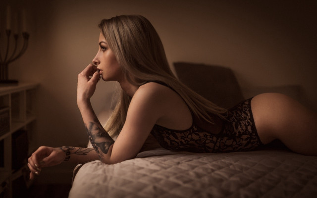 Woman tattoo bed model 3d free wallpaper for desktop - medium preview image