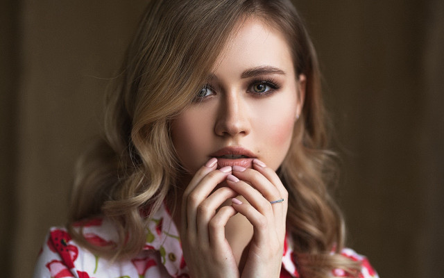 Woman longhair flowershirt posing portrait free wallpaper for desktop - medium preview image