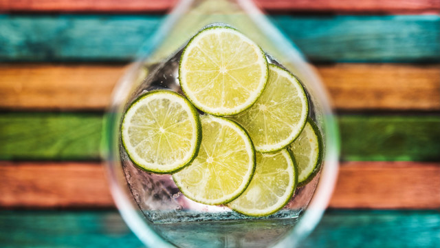 Water lime pitcher outdoor beach free wallpaper for desktop - medium preview image