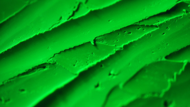 Green water droplets macro action free wallpaper for desktop - medium preview image