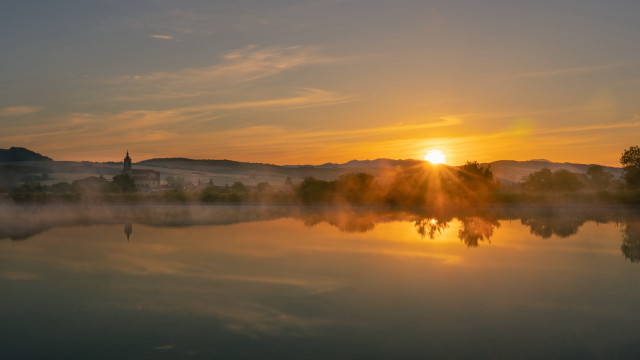 Lake sunset fog trees mountains free wallpaper for desktop - medium preview image