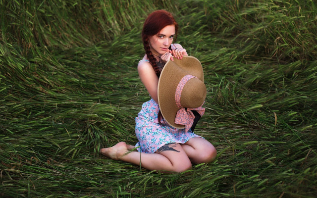 Woman field basket hat dress free wallpaper for desktop - medium preview image