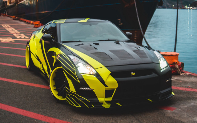 Yellow black sports car ship free wallpaper for desktop - medium preview image