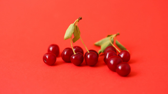 Cherry group green leaf 3d free wallpaper for desktop - medium preview image