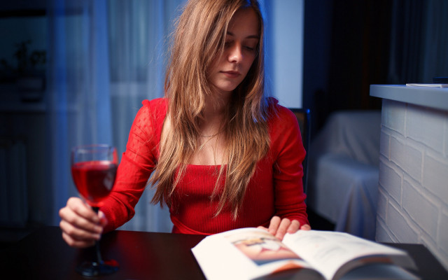 Woman sitting table blonde blurry free wallpaper for desktop - medium preview image