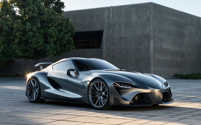 Silver sports car tree building free wallpaper for desktop - medium preview image