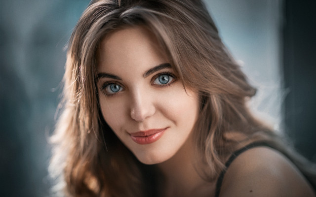 Woman blueeyes longhair portrait makeup free wallpaper for desktop - medium preview image