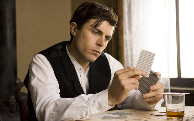 Man holding card glass whiskey free wallpaper for desktop - medium preview image