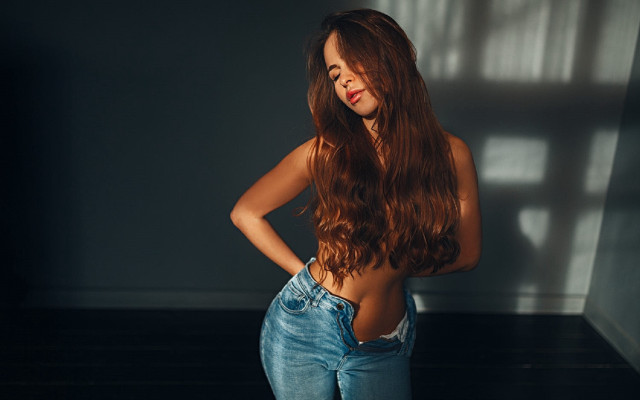 Long hair woman pose polaroid free wallpaper for desktop - medium preview image