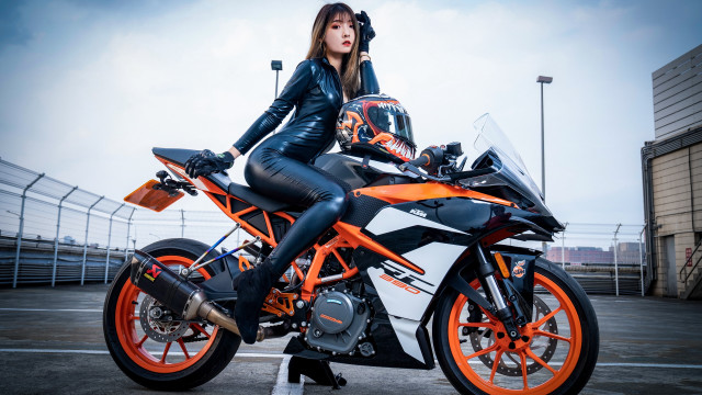 Woman motorcycle cosplay biker helmet free wallpaper for desktop - medium preview image