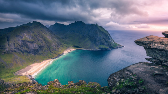 Beach mountains cliff ocean cloudy free wallpaper for desktop - medium preview image