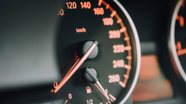 Speedometer dashboard gauges blurry motion free wallpaper for desktop - medium preview image