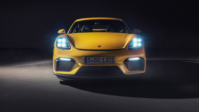 Yellow sports car spotlight panfuturism free wallpaper for desktop - medium preview image