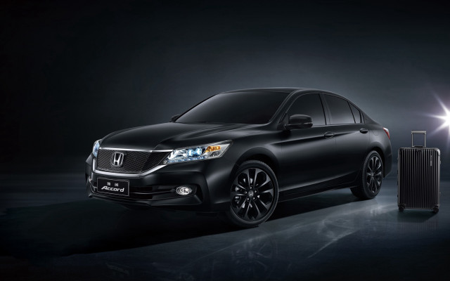 Black car suitcase shining light free wallpaper for desktop - medium preview image